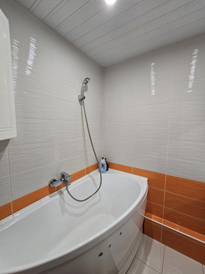 Продам трехкомнатную (3-комн.) квартиру, Глухарская ул, 5к1, Санкт-Петербург г