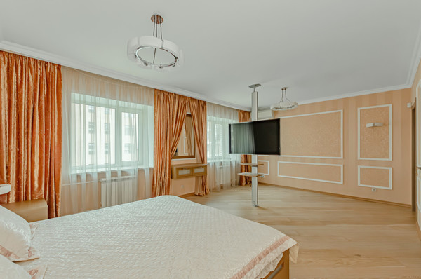 Продам трехкомнатную (3-комн.) квартиру, Меридианная ул, 3а, Казань г