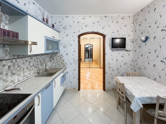 Продам двухкомнатную (2-комн.) квартиру, Дубнинская ул, 40Ак3, Москва г