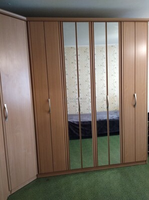 Продам трехкомнатную (3-комн.) квартиру, Паустовского ул, 3, Москва г