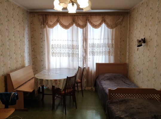 Продам трехкомнатную (3-комн.) квартиру, Паустовского ул, 3, Москва г