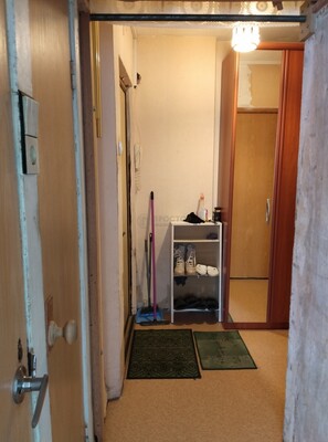 Продам трехкомнатную (3-комн.) квартиру, Паустовского ул, 3, Москва г