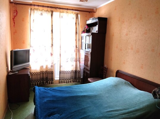 Продам трехкомнатную (3-комн.) квартиру, Паустовского ул, 3, Москва г