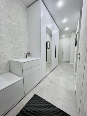 Продам трехкомнатную (3-комн.) квартиру, Интернациональная ул, 215, Сыктывкар г