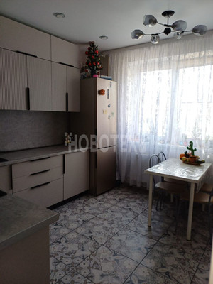 Продам двухкомнатную (2-комн.) квартиру, Объездная ул, 18Ак1, Горячий Ключ г