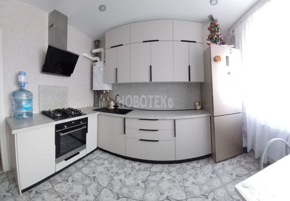 Продам двухкомнатную (2-комн.) квартиру, Объездная ул, 18Ак1, Горячий Ключ г