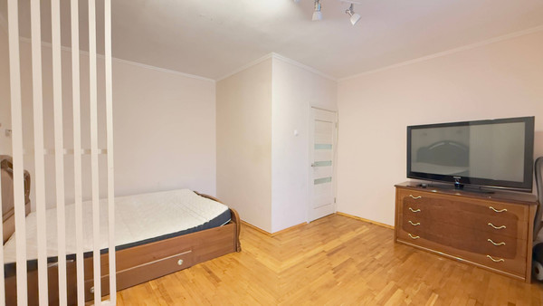 Продам однокомнатную (1-комн.) квартиру, Советская ул, 1, Сыктывкар г