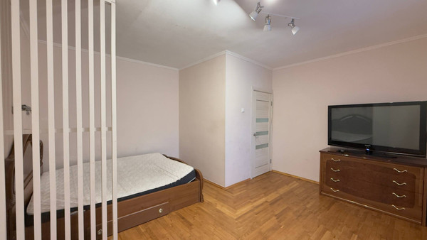 Продам однокомнатную (1-комн.) квартиру, Советская ул, 1, Сыктывкар г