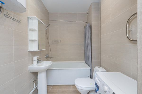 Продам двухкомнатную (2-комн.) квартиру, Сапфирная ул, 13, Пермь г