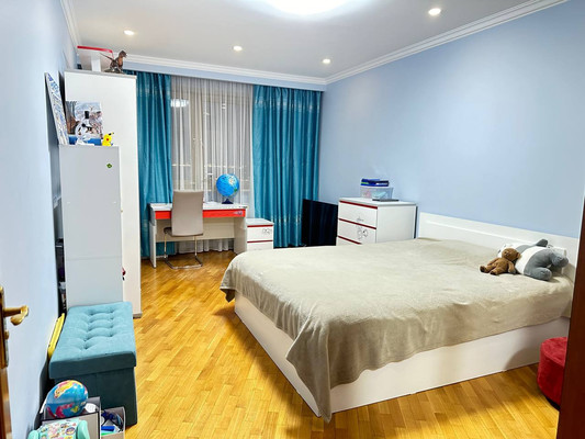 Продам многокомнатную квартиру, Жулебинский б-р, 5, Москва г