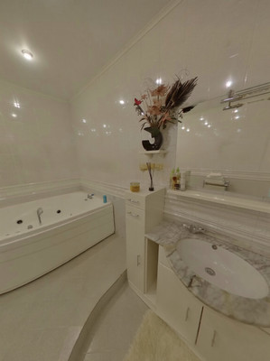 Продам трехкомнатную (3-комн.) квартиру, Хачатуряна ул, 12к1, Москва г