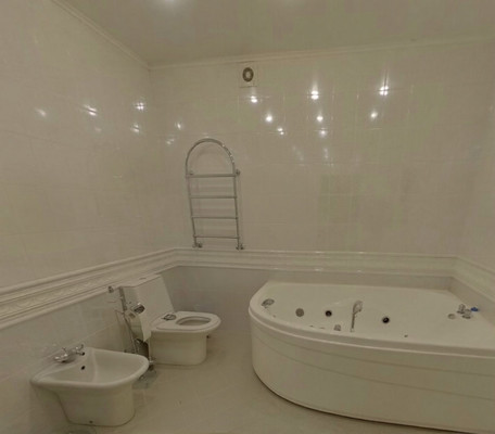 Продам трехкомнатную (3-комн.) квартиру, Хачатуряна ул, 12к1, Москва г