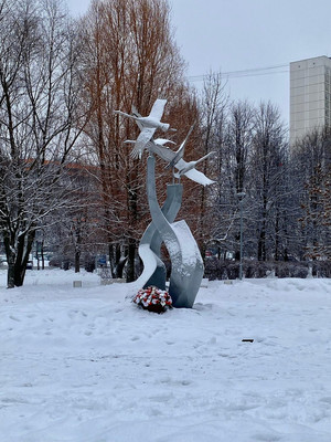 Продам трехкомнатную (3-комн.) квартиру, Хачатуряна ул, 12к1, Москва г