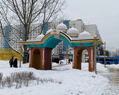 Продам трехкомнатную (3-комн.) квартиру, Хачатуряна ул, 12к1, Москва г