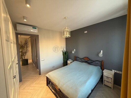 Продам двухкомнатную (2-комн.) квартиру, Кронштадтский б-р, 6к4, Москва г