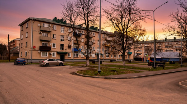 Продам трехкомнатную (3-комн.) квартиру, Заводская ул, 17, Майский п