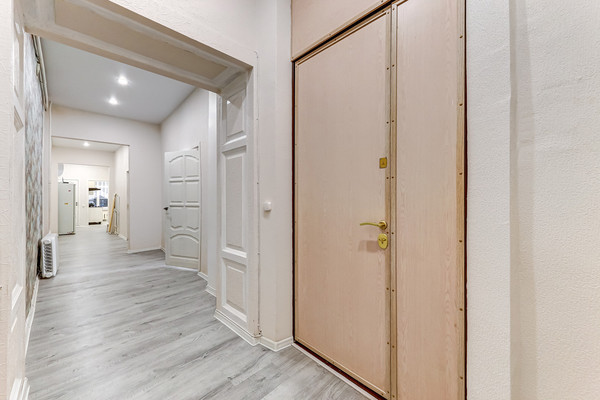 Продам трехкомнатную (3-комн.) квартиру, Невский пр-кт, 45/2, Санкт-Петербург г