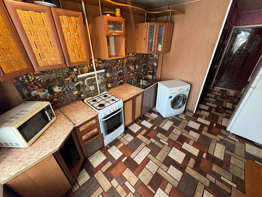 Продам трехкомнатную (3-комн.) квартиру, Вокзальная ул, 72, Комсомольск-на-Амуре г