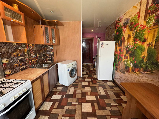 Продам трехкомнатную (3-комн.) квартиру, Вокзальная ул, 72, Комсомольск-на-Амуре г