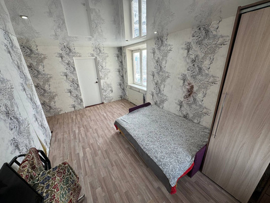 Продам трехкомнатную (3-комн.) квартиру, Вокзальная ул, 72, Комсомольск-на-Амуре г