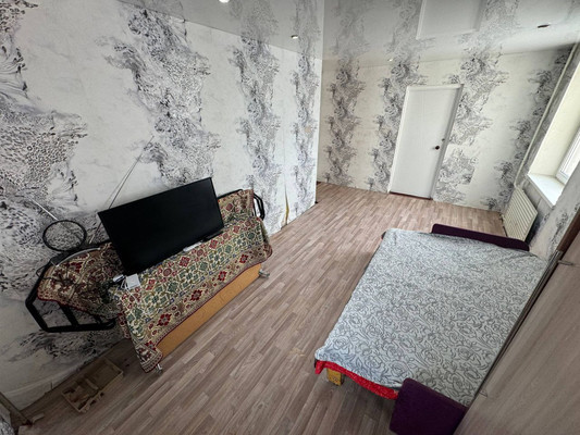 Продам трехкомнатную (3-комн.) квартиру, Вокзальная ул, 72, Комсомольск-на-Амуре г