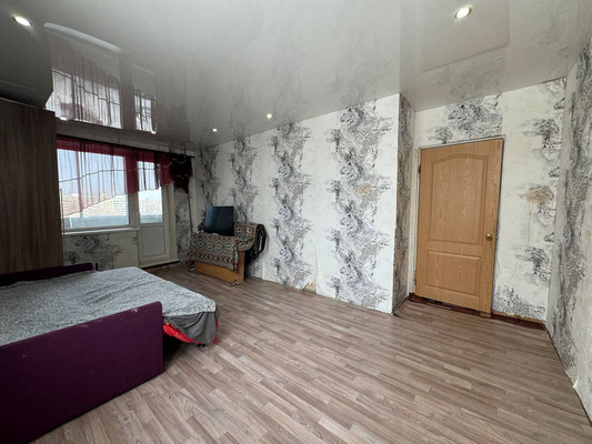 Продам трехкомнатную (3-комн.) квартиру, Вокзальная ул, 72, Комсомольск-на-Амуре г