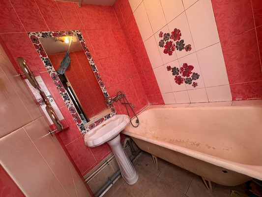 Продам трехкомнатную (3-комн.) квартиру, Вокзальная ул, 72, Комсомольск-на-Амуре г