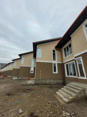 Продам таунхаус, Олимпийский б-р, 7, Баксан г, 0 км от города