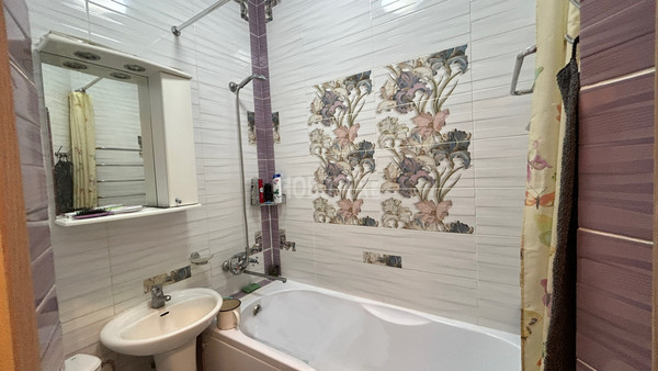 Продам однокомнатную (1-комн.) квартиру, Кириченко ул, 1, Горячий Ключ г