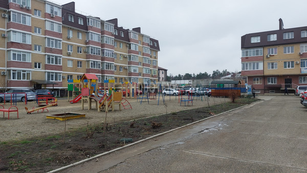 Продам однокомнатную (1-комн.) квартиру, Кириченко ул, 1, Горячий Ключ г