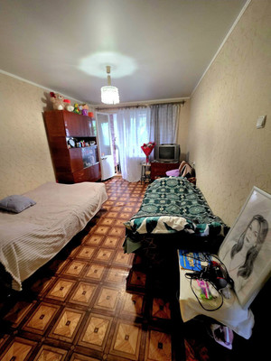 Продам двухкомнатную (2-комн.) квартиру, Ялтинская ул, 7, Алушта г