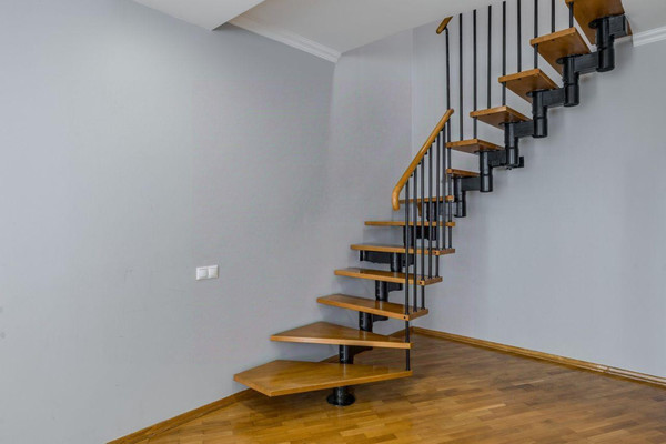 Продам многокомнатную квартиру, Жулебинский б-р, 5, Москва г