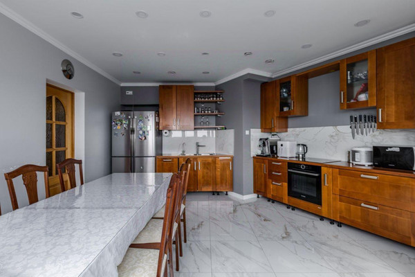 Продам многокомнатную квартиру, Жулебинский б-р, 5, Москва г