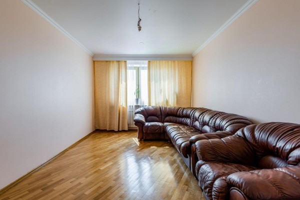 Продам многокомнатную квартиру, Жулебинский б-р, 5, Москва г