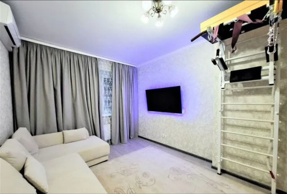 Продам двухкомнатную (2-комн.) квартиру, Объездная дорога ул, 2, Сосновый Бор п