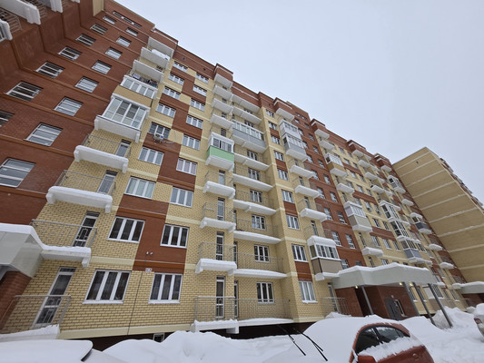 Продам трехкомнатную (3-комн.) квартиру, Горького ул, 10, Малино рп