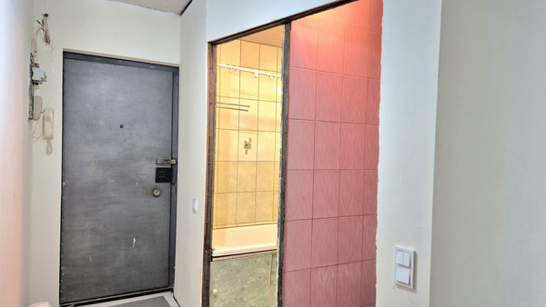 Продам двухкомнатную (2-комн.) квартиру, Славы пр-кт, 40к3, Санкт-Петербург г