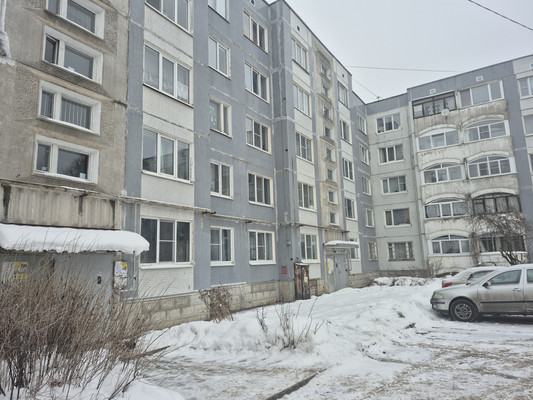 Продам однокомнатную (1-комн.) квартиру, Авиатриссы Зверевой ул, 3к2, Гатчина г