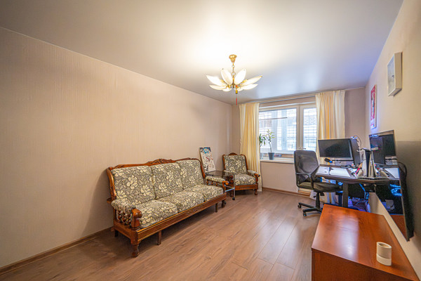 Продам трехкомнатную (3-комн.) квартиру, Якуба Коласа проезд, 3, Пермь г