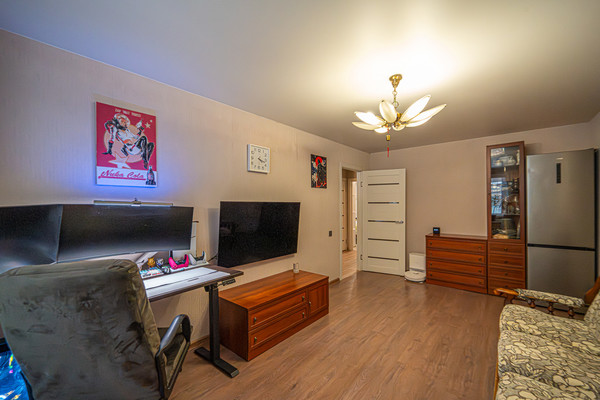 Продам трехкомнатную (3-комн.) квартиру, Якуба Коласа проезд, 3, Пермь г