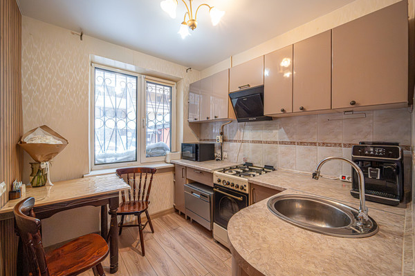 Продам трехкомнатную (3-комн.) квартиру, Якуба Коласа проезд, 3, Пермь г