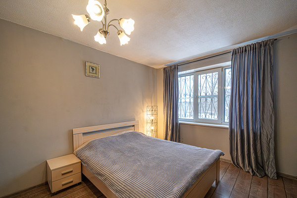 Продам трехкомнатную (3-комн.) квартиру, Якуба Коласа проезд, 3, Пермь г