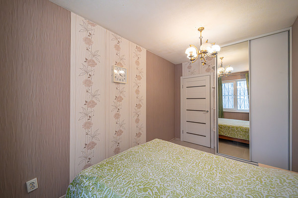 Продам трехкомнатную (3-комн.) квартиру, Якуба Коласа проезд, 3, Пермь г