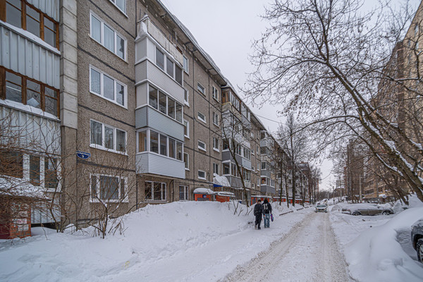 Продам трехкомнатную (3-комн.) квартиру, Якуба Коласа проезд, 3, Пермь г