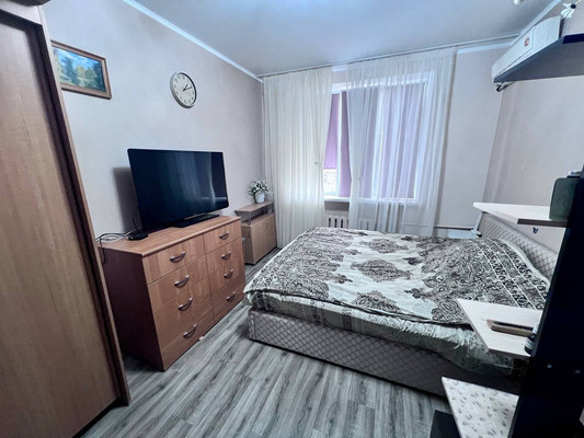 Продам трехкомнатную (3-комн.) квартиру, Металлургическая ул, 108к2, Ростов-на-Дону г