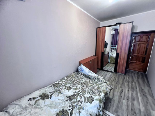 Продам трехкомнатную (3-комн.) квартиру, Металлургическая ул, 108к2, Ростов-на-Дону г