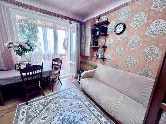 Продам трехкомнатную (3-комн.) квартиру, Металлургическая ул, 108к2, Ростов-на-Дону г