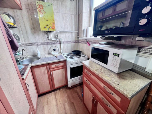 Продам трехкомнатную (3-комн.) квартиру, Металлургическая ул, 108к2, Ростов-на-Дону г