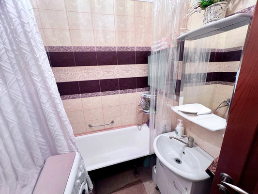 Продам трехкомнатную (3-комн.) квартиру, Металлургическая ул, 108к2, Ростов-на-Дону г