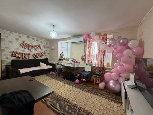 Продам трехкомнатную (3-комн.) квартиру, Парижской Коммуны ул, 13, Джанкой г